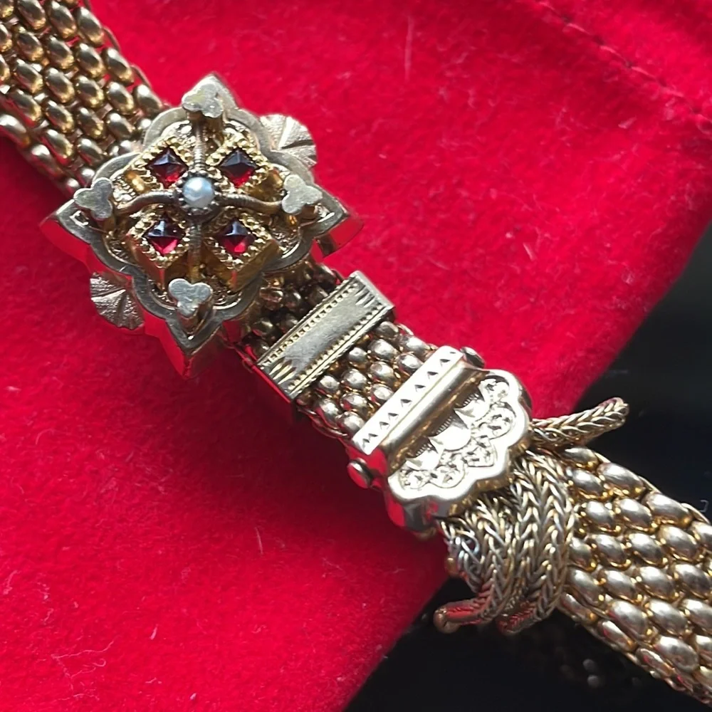 Bracelet - Picture 1 of 10